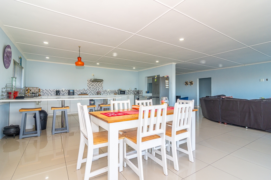 4 Bedroom Property for Sale in Pearly Beach Western Cape
